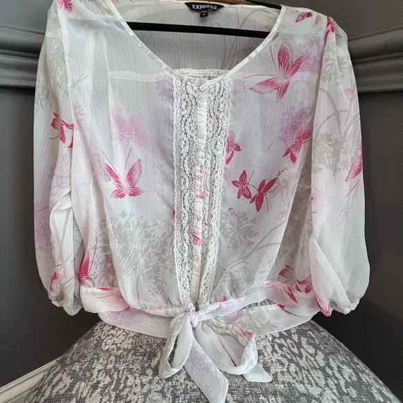 Express top size small. - Picture 4 of 4